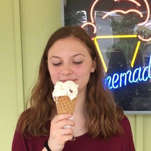 Meet your Posher, Naomi